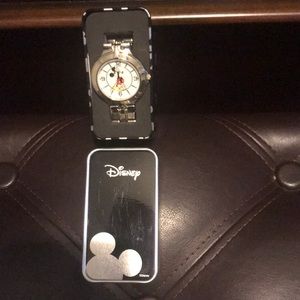 Men’s Mickey watch..